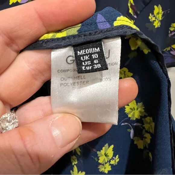 GOEN.J flower print ruffle sleeve floral silk top blouse size medium - Picture 12 of 12